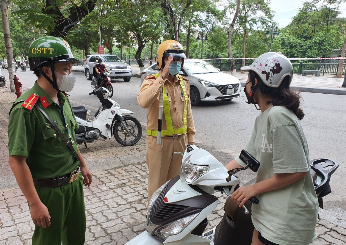 Công an quận Lê Chân: Tổng kiểm soát phương tiện, xử lý 40 trường hợp vi phạm trật tự an toàn giao thông